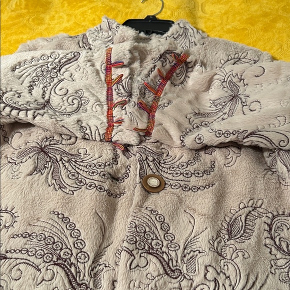 Chic Cape Jacket in Cream and Brown Size S/M - Picture 11 of 11